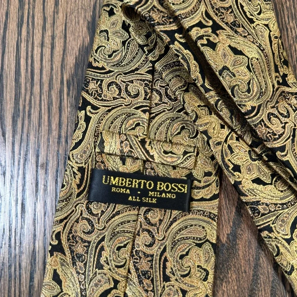 Vintage Umberto Bossi silk tie